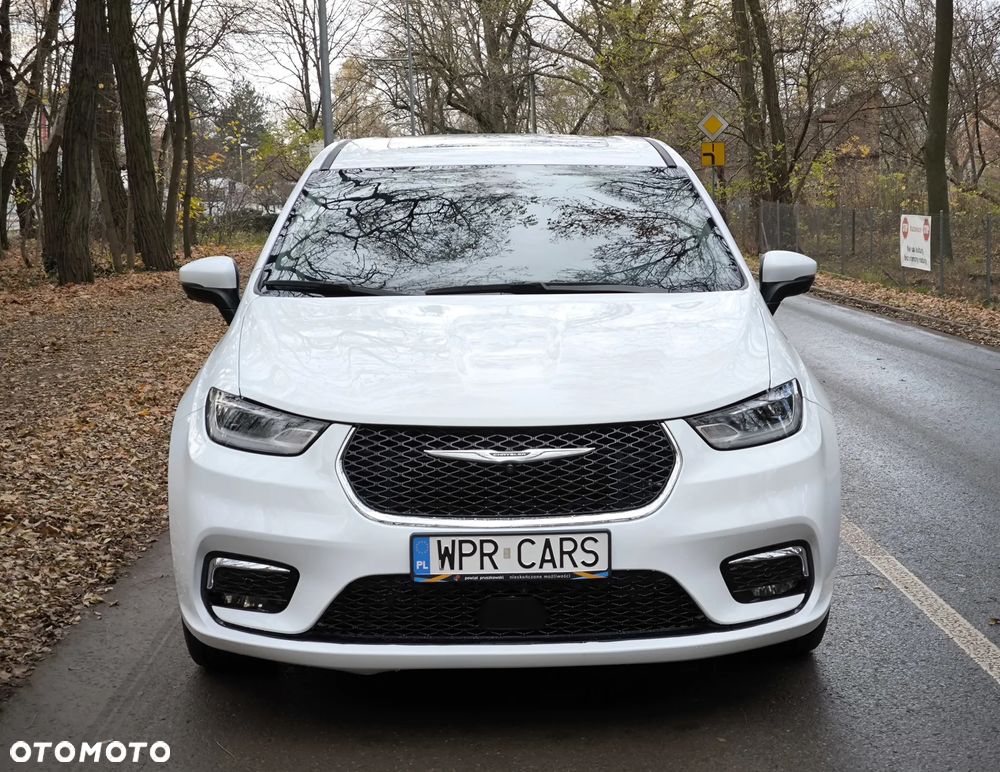 Chrysler Pacifica - 8