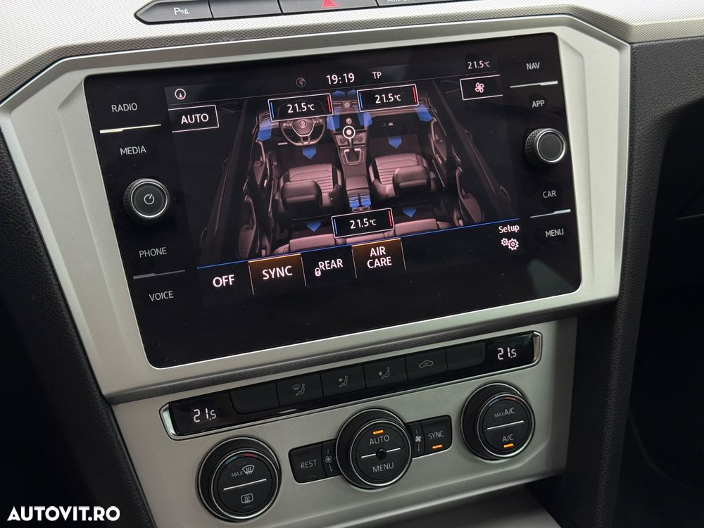 Volkswagen Passat - 30