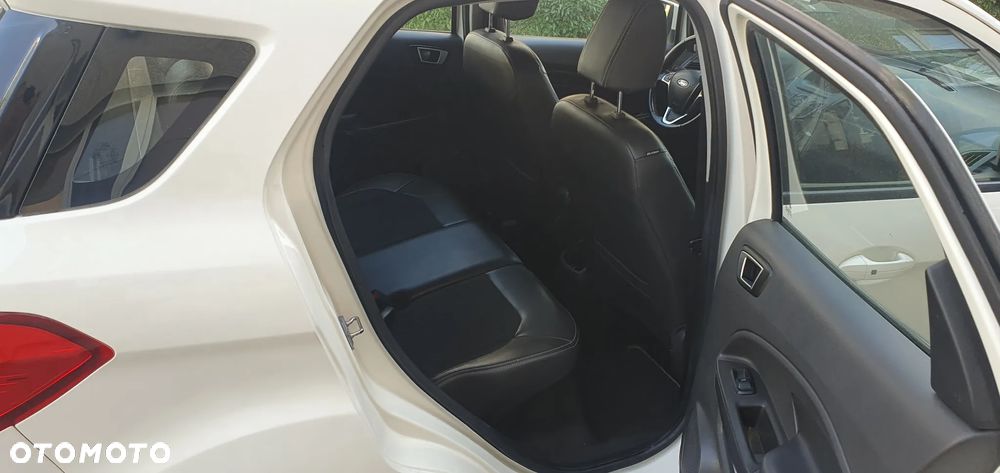 Ford EcoSport 1.5 TDCi TITANIUM - 10