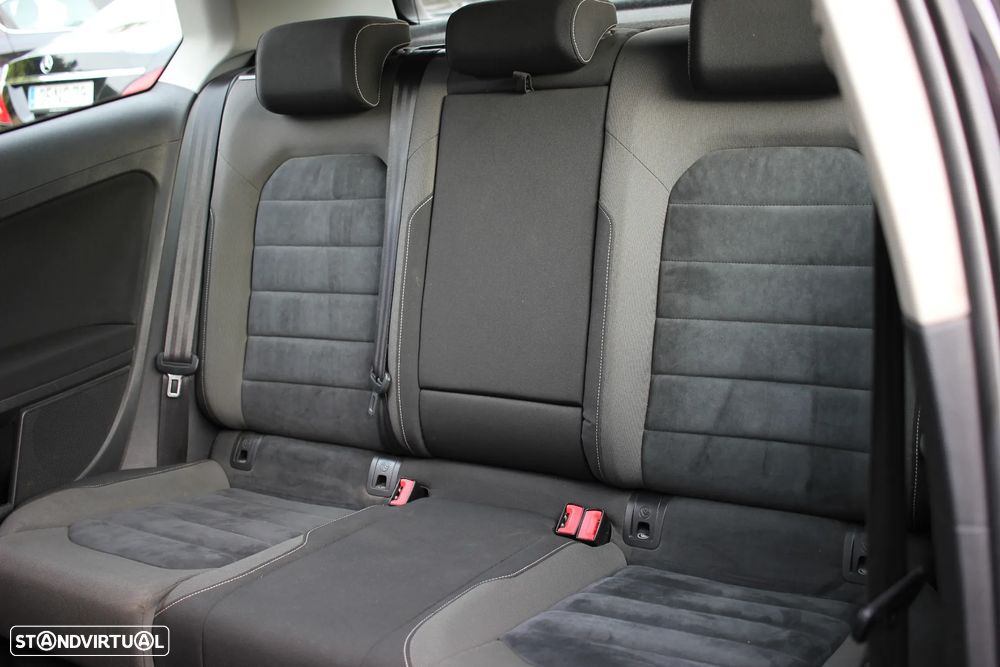 VW Golf 2.0 TDi Highline - 13
