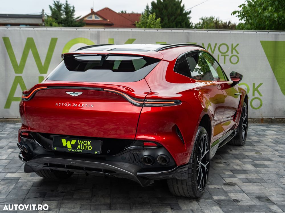 Aston Martin DBX - 10