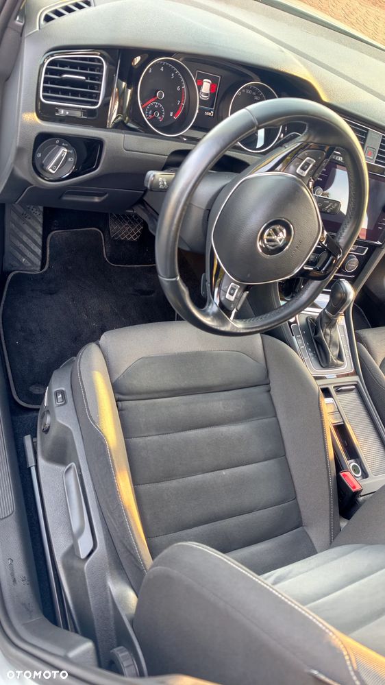 Volkswagen Golf - 21
