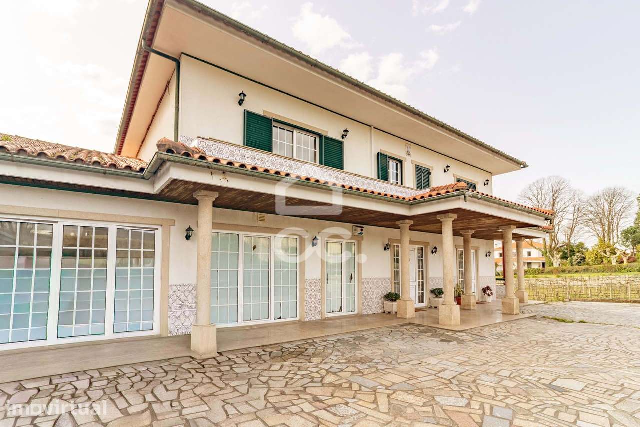 Moradia com 3 habitações | Excelente Oportunidade de Investimento - Grande imagem: 2/25
