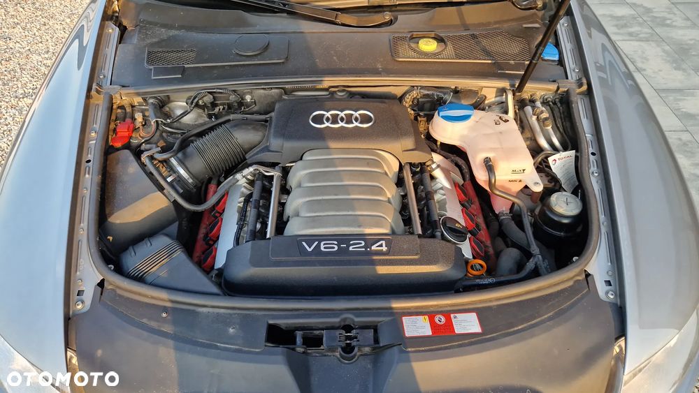 Audi A6 Limousine 2.4 - 33