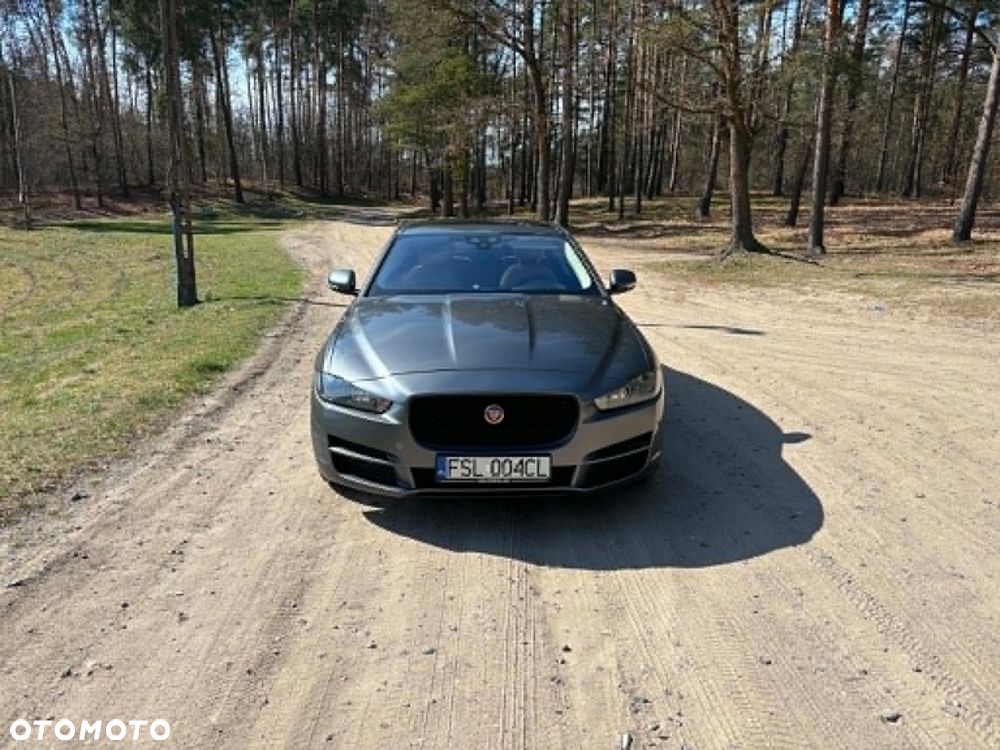 Jaguar XE 25t AWD Prestige - 2