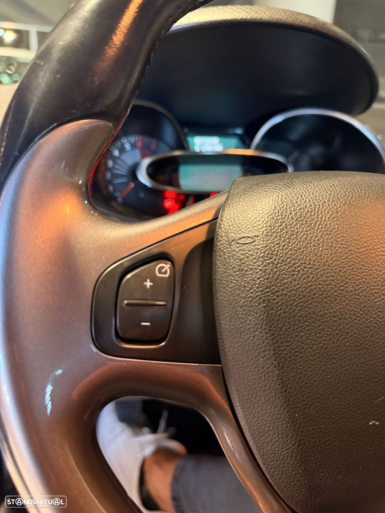 Renault Clio 1.0 TCe Limited - 24