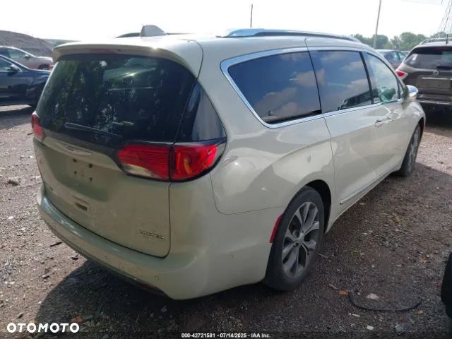Chrysler Pacifica - 6