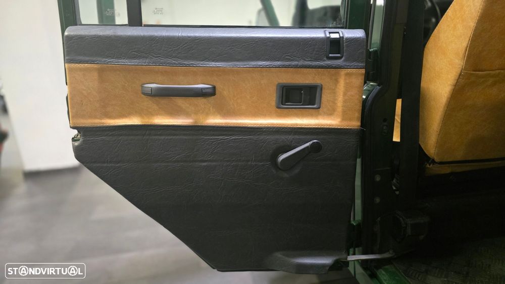 Land Rover Defender 110 2.5 TD5 Metal Top - 18