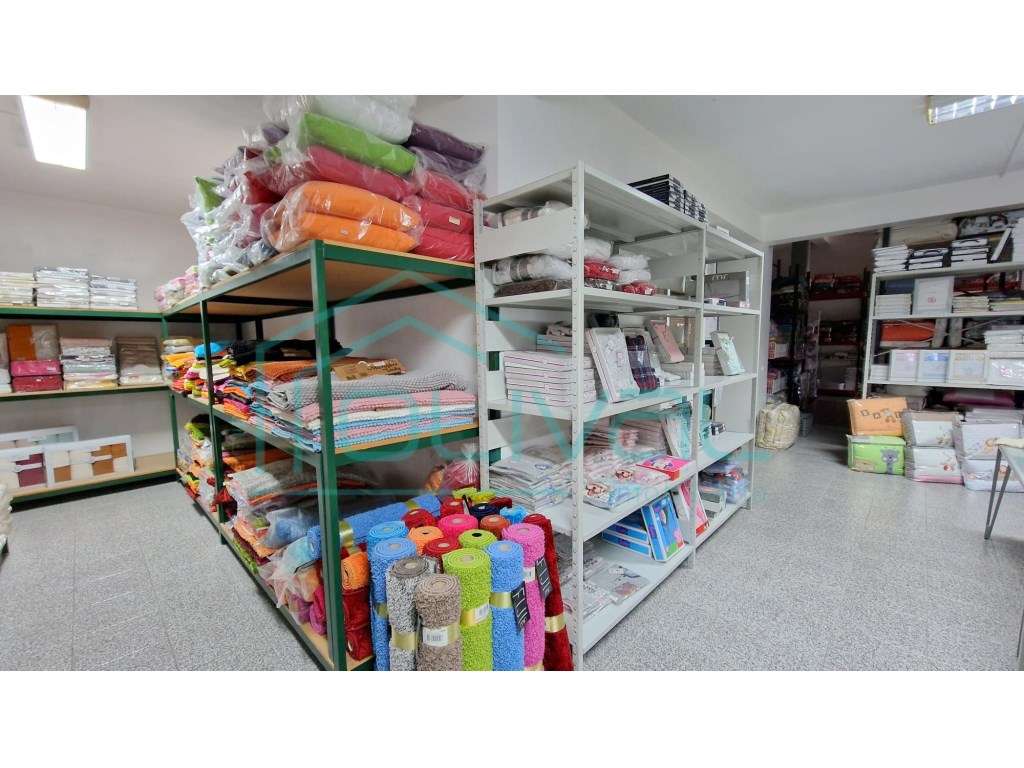 Espaço Comercial com armazéns - Grande imagem: 3/30