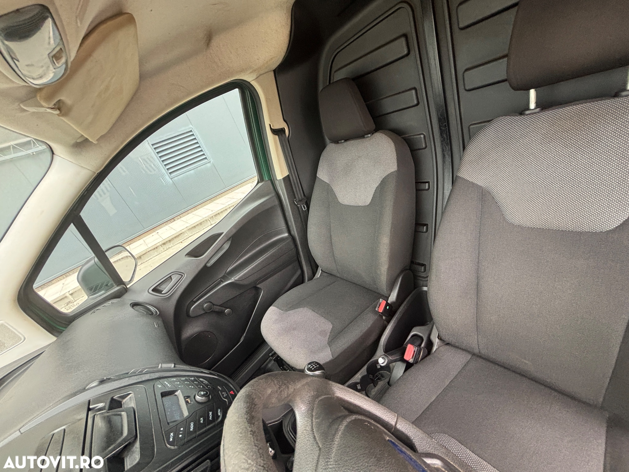 Ford Courier - 12