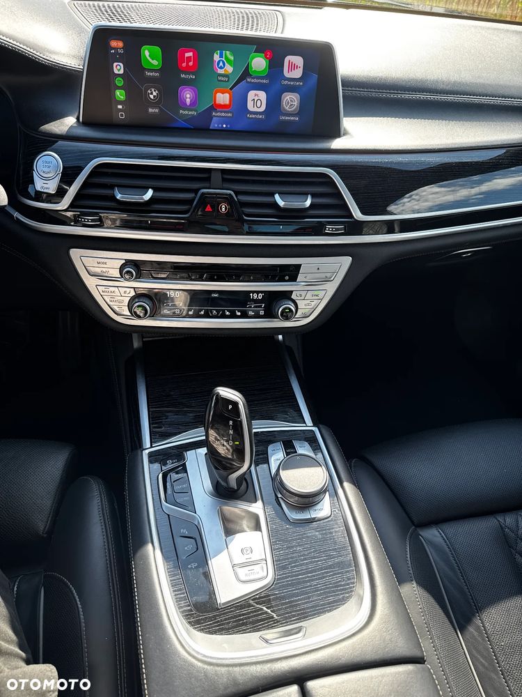 BMW Seria 7 750i xDrive - 11