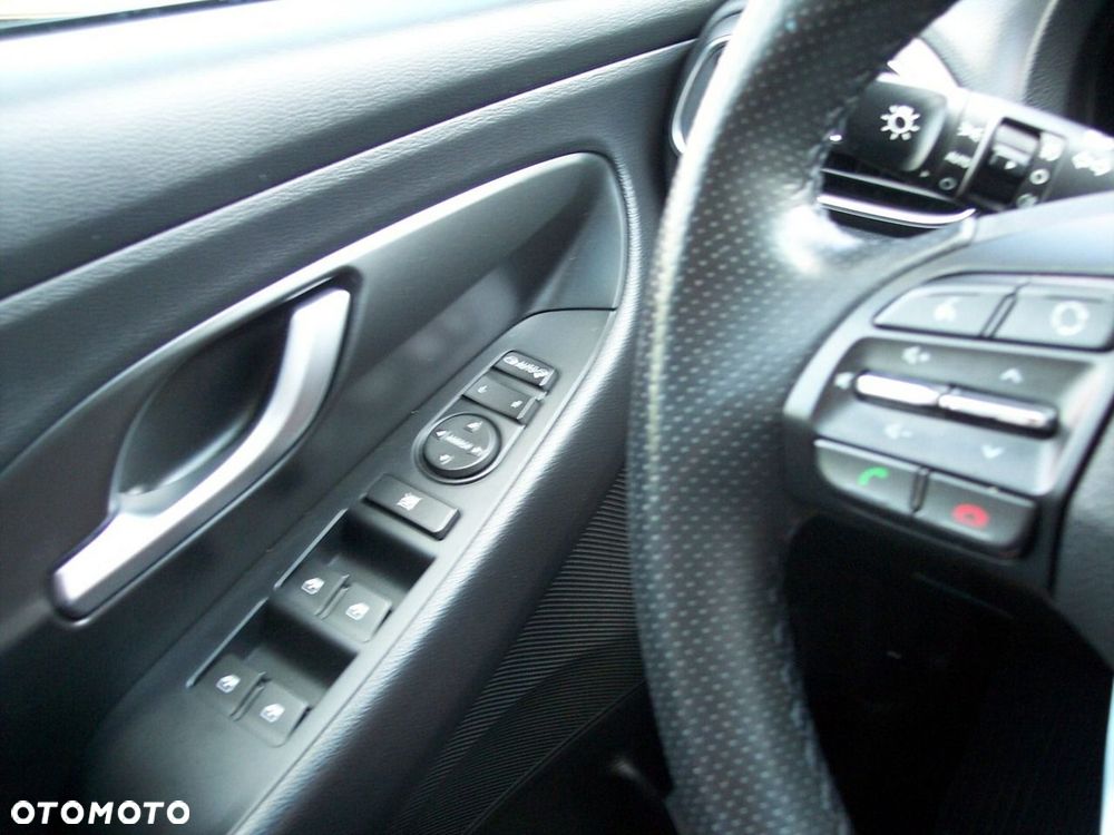 Hyundai i30 1.4 T-GDI GO Plus - 29