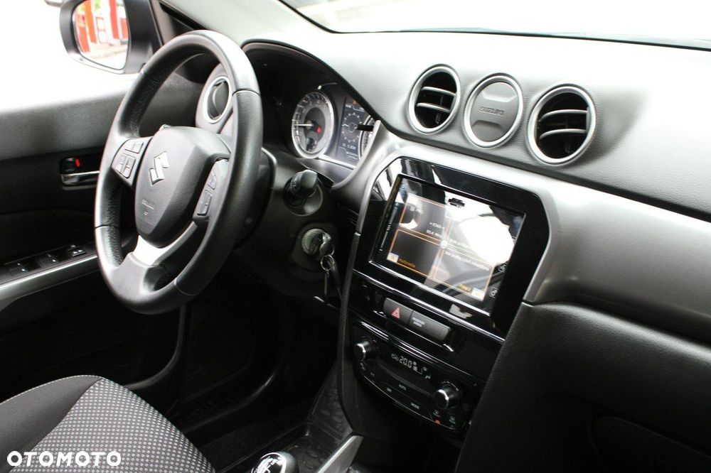 Suzuki Vitara 1.4 Boosterjet Premium 2WD - 26