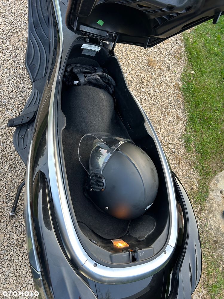 Piaggio X10 - 16