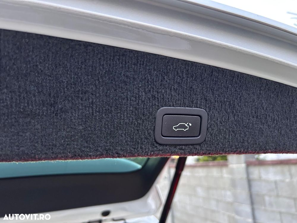 Volvo XC 60 D5 AWD Momentum - 9