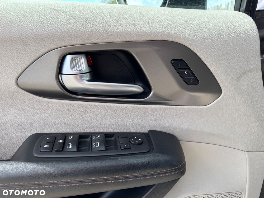 Chrysler Pacifica - 22