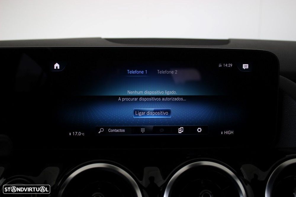 Mercedes-Benz GLA 180 d AMG Line - 35