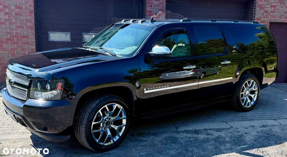 Chevrolet Suburban - 7