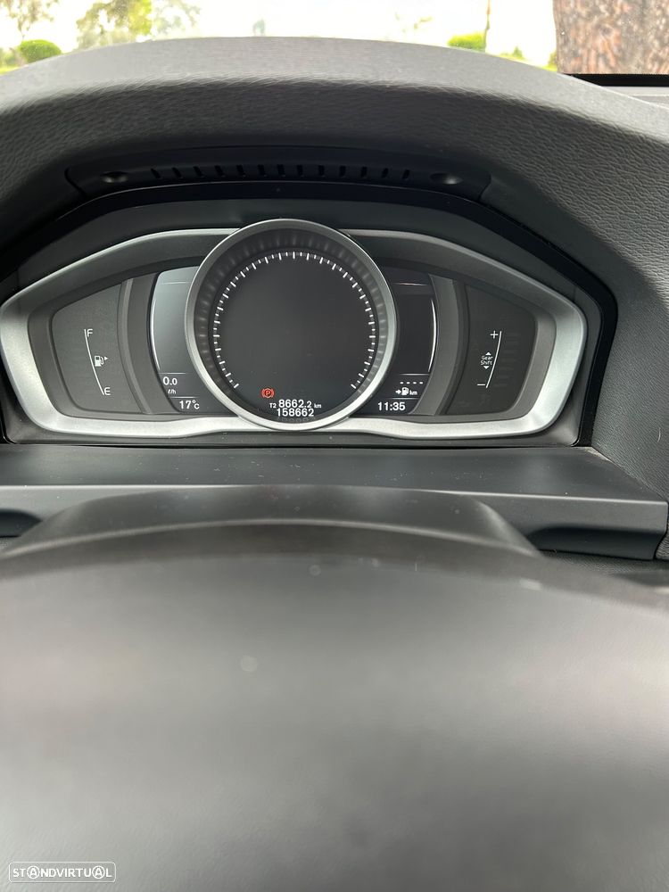 Volvo V60 2.0 D2 Momentum - 4