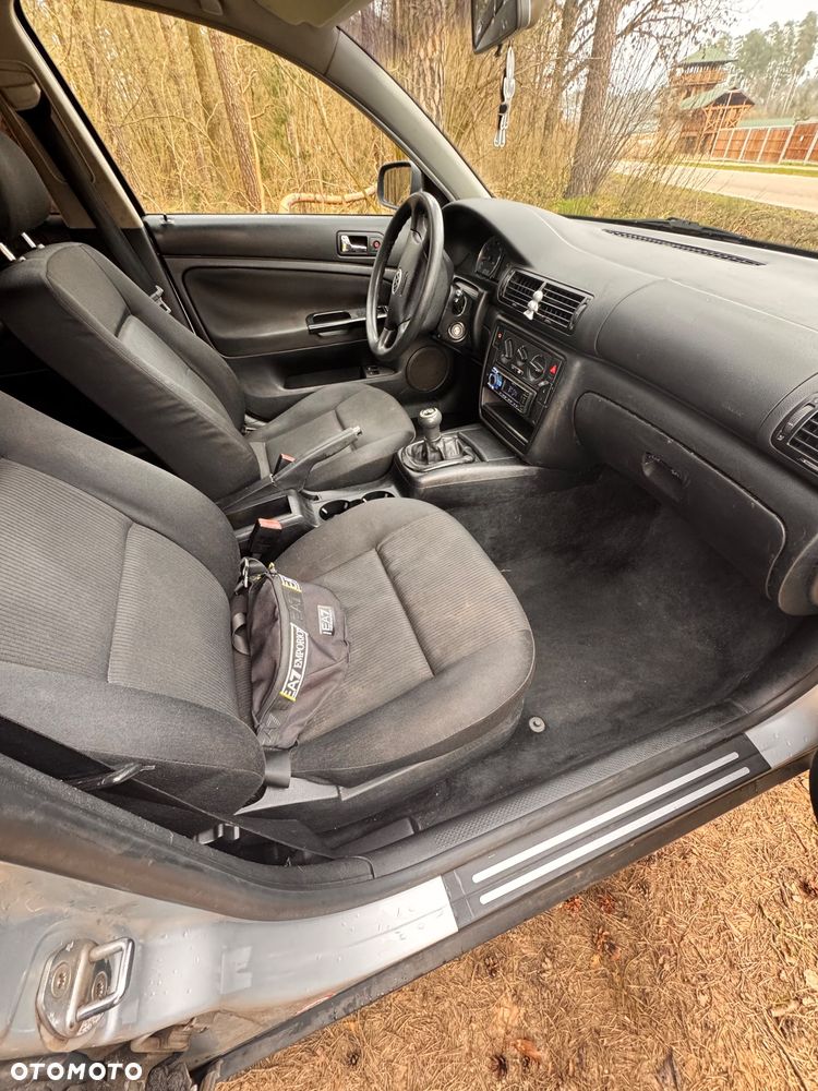 Volkswagen Passat 2.0 Basis - 14