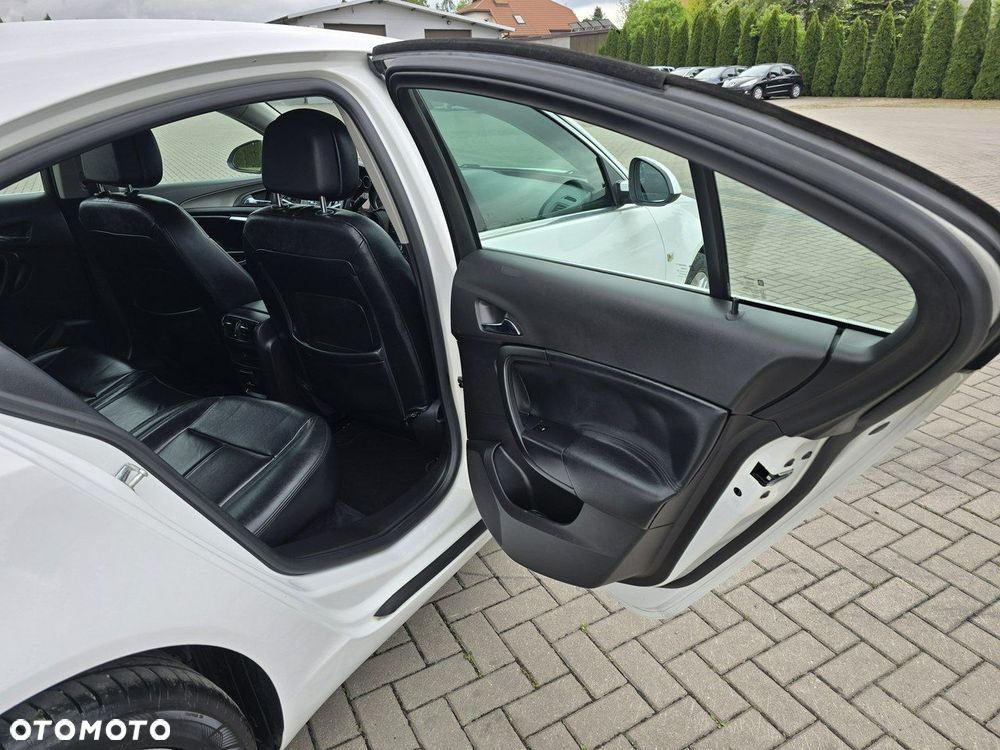 Opel Insignia - 22