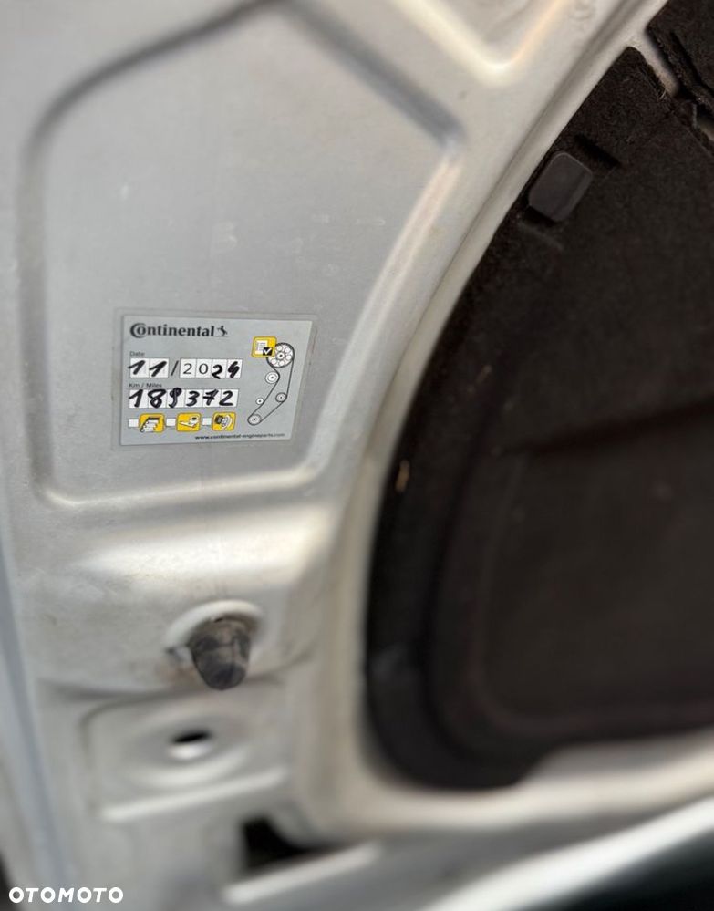 Volkswagen Passat 2.0 TDI (BlueMotion Technology) DSG Highline - 18