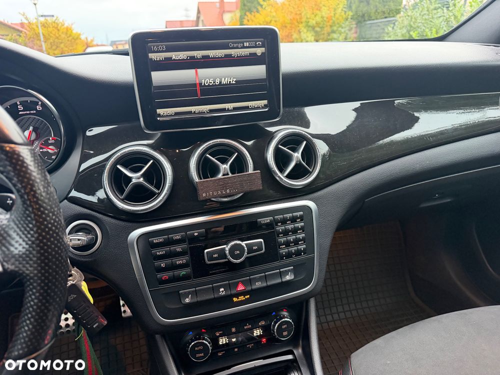 Mercedes-Benz CLA 45 AMG 4Matic 7G-DCT - 30