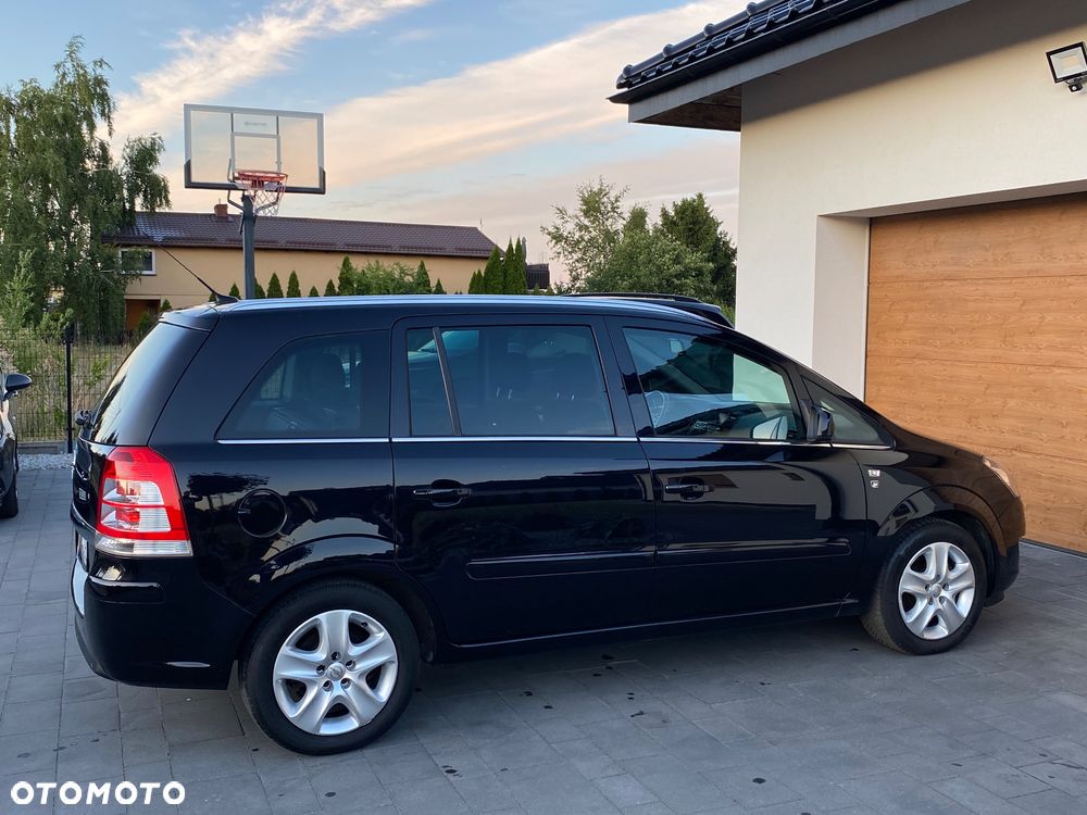 Opel Zafira 1.8 Design Edition - 21