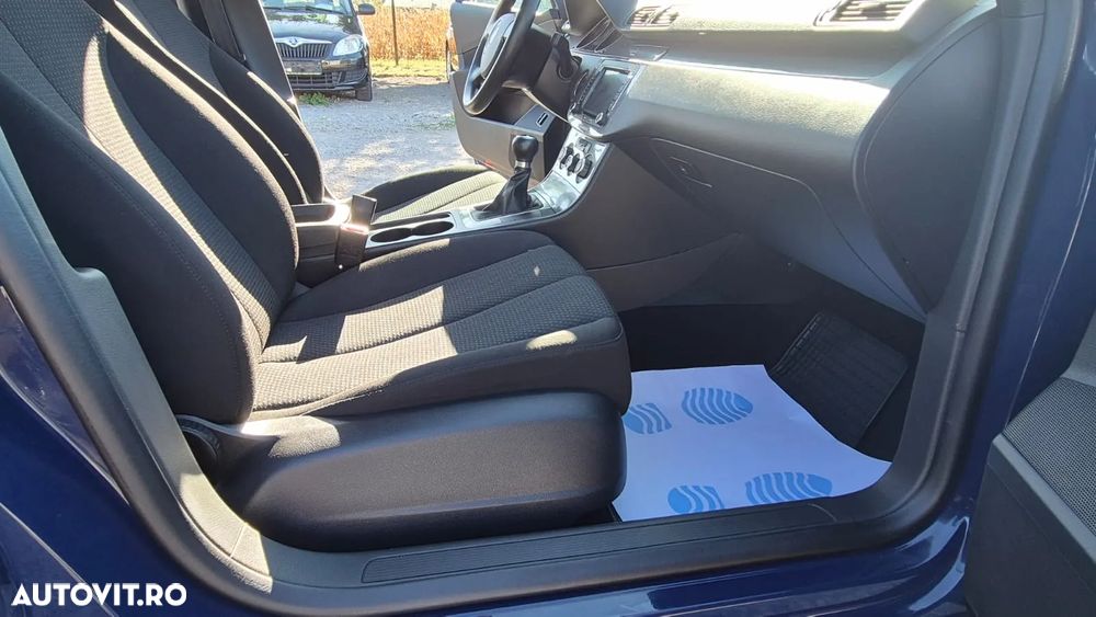 Volkswagen Passat Variant 2.0 TDI DPF Trendline - 9
