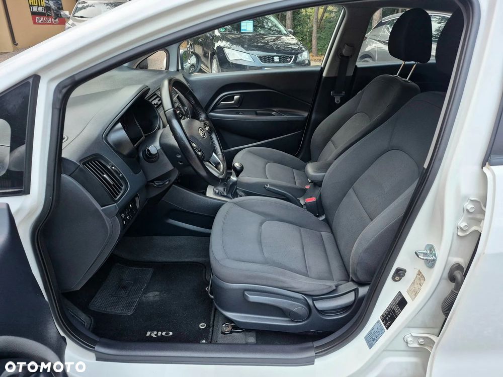Kia Rio - 14