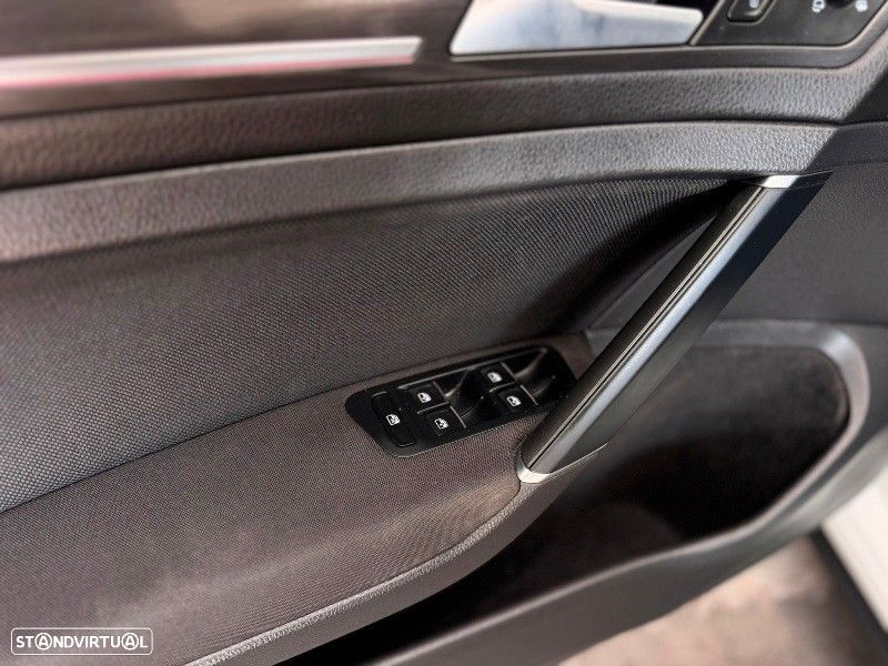 VW Golf 2.0 TSI GTI DSG Performance - 17