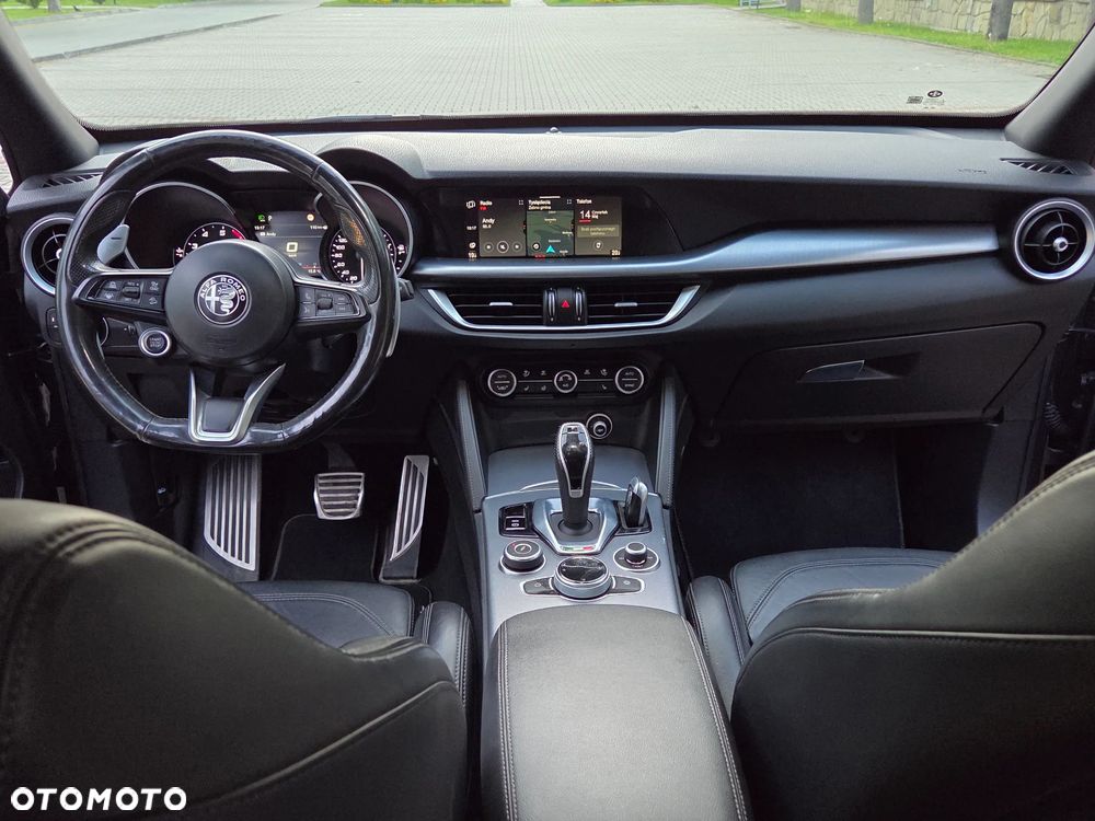 Alfa Romeo Stelvio 2.0 Turbo 16V AT8-Q4 Veloce Ti - 11
