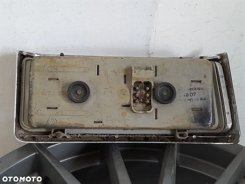 Lampa prawy tył Mercedes W114 W115 Mercedes OE K33360 - 3