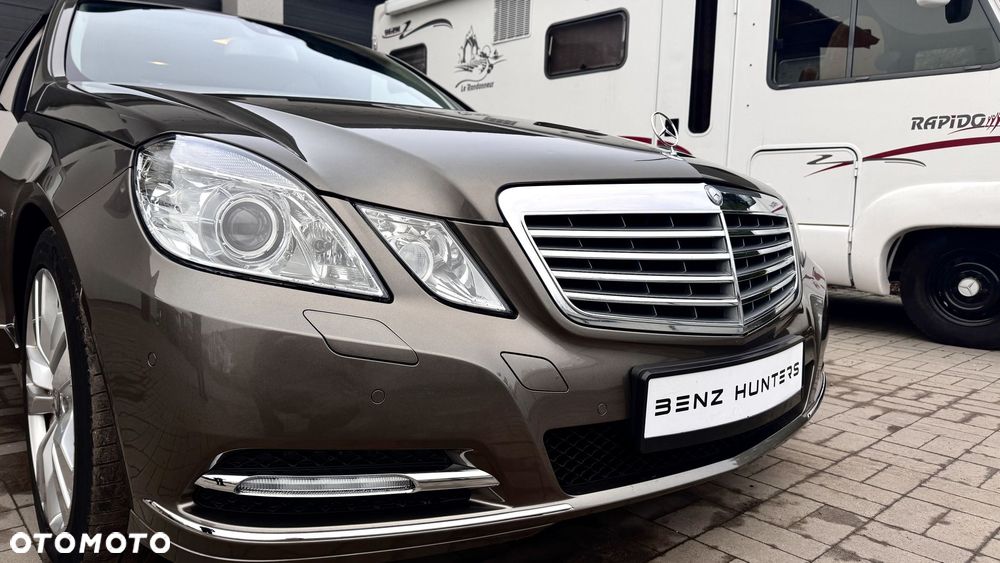 Mercedes-Benz Klasa E 250 CGI BlueEFFICIENCY Automatik Elegance - 30