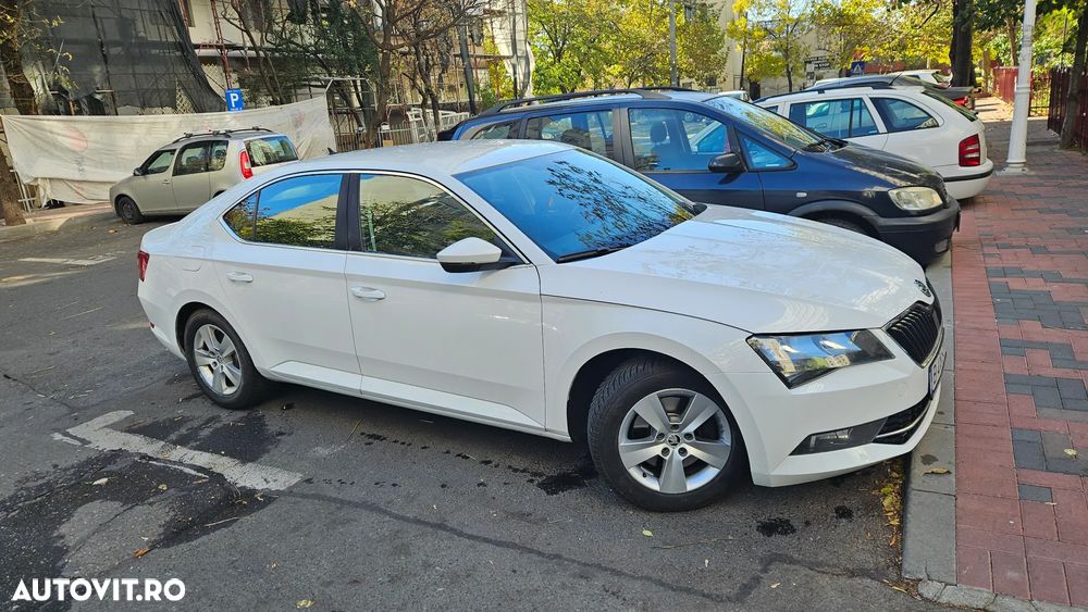 Skoda Superb 2.0 TDI Ambition - 22