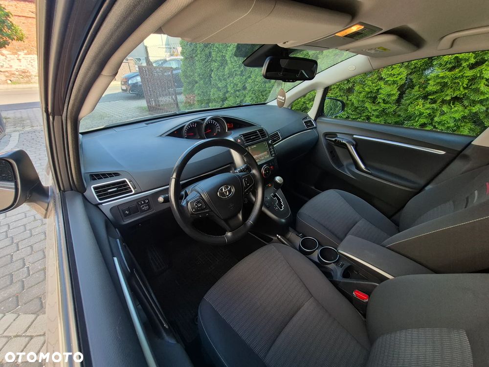 Toyota Verso 1.8 Prestige EU5 MS - 17