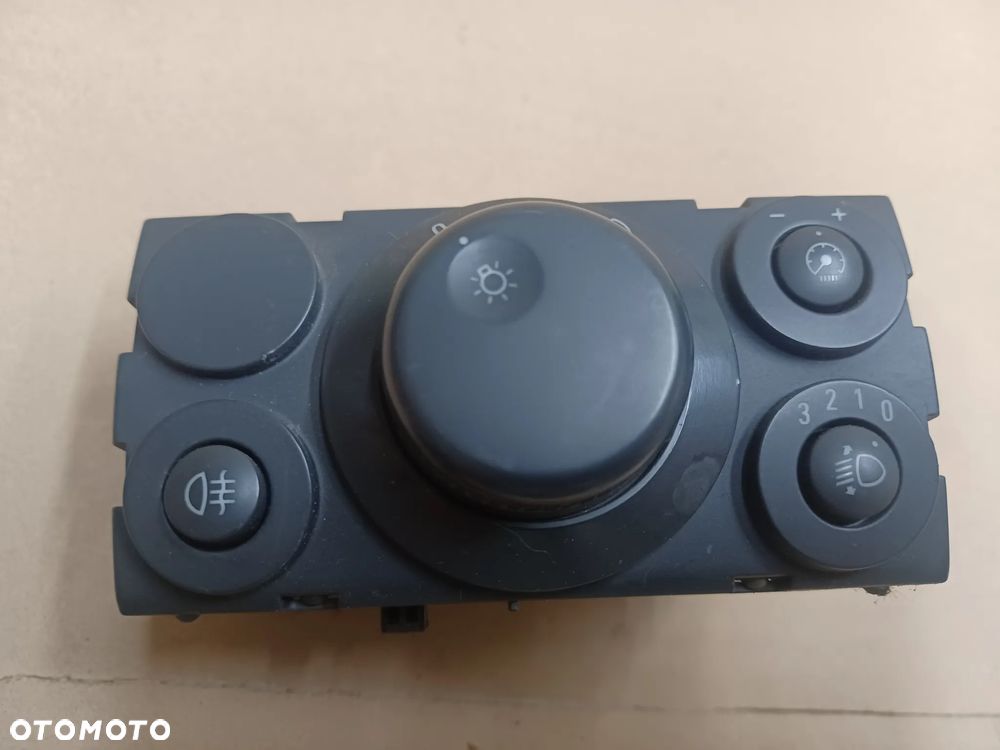PRZEŁĄCZNIK SWIATEŁ ASTRA H 13100136ZD - 1