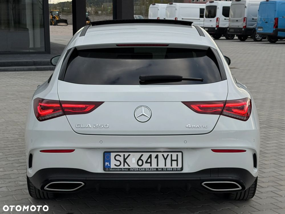 Mercedes-Benz CLA 250 4-Matic AMG Line 7G-DCT - 10