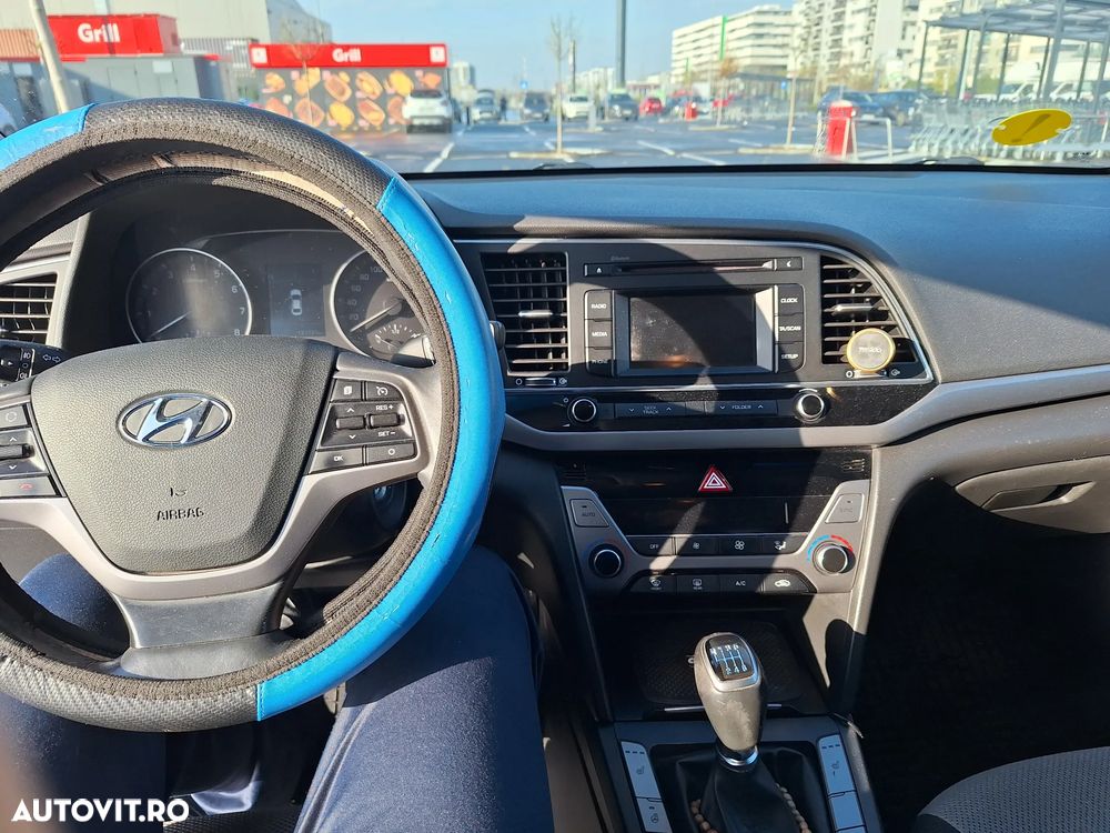 Hyundai Elantra 1.6 MPi Highway - 10