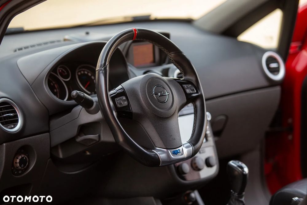 Opel Corsa 1.6T OPC - 10