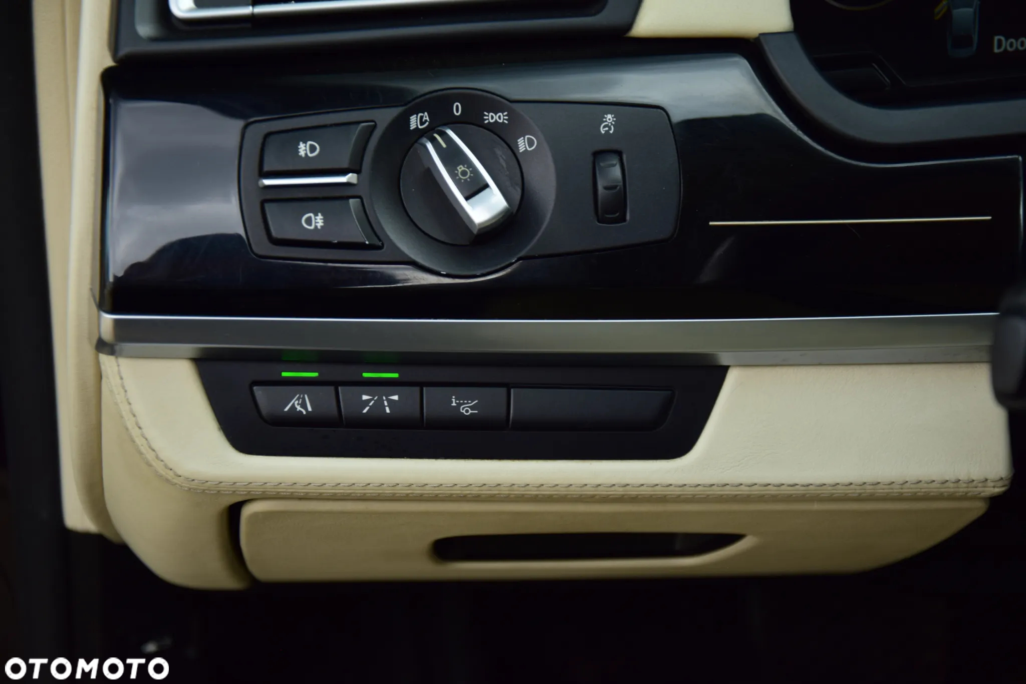 BMW Seria 7 740d - 29