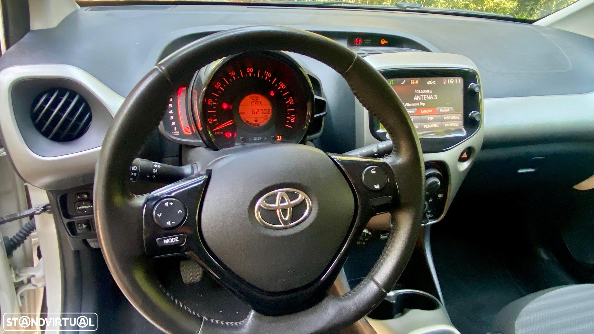 Toyota Aygo 1.0 X-Play Plus - 14