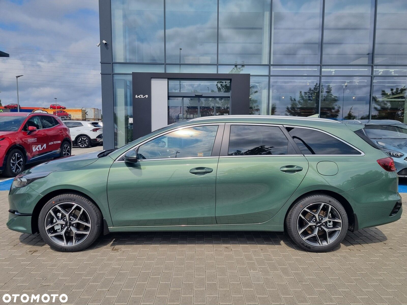 Kia Ceed - 12