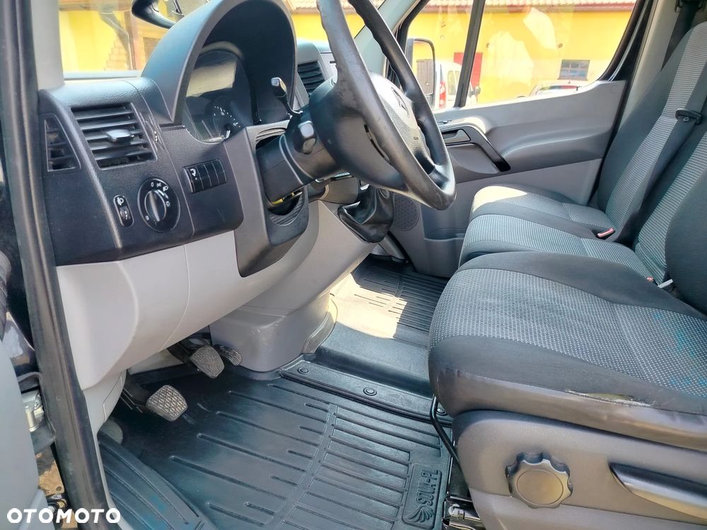 Mercedes-Benz Sprinter - 12