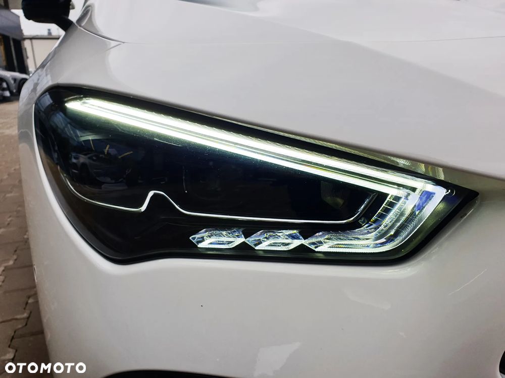 Mercedes-Benz CLA 200 AMG Line 7G-DCT - 23