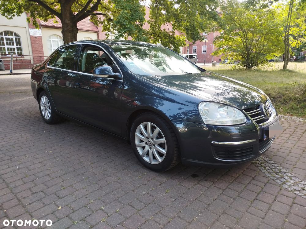Volkswagen Jetta - 5