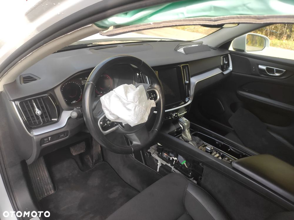 Volvo V60 D4 SCR AWD Momentum - 9