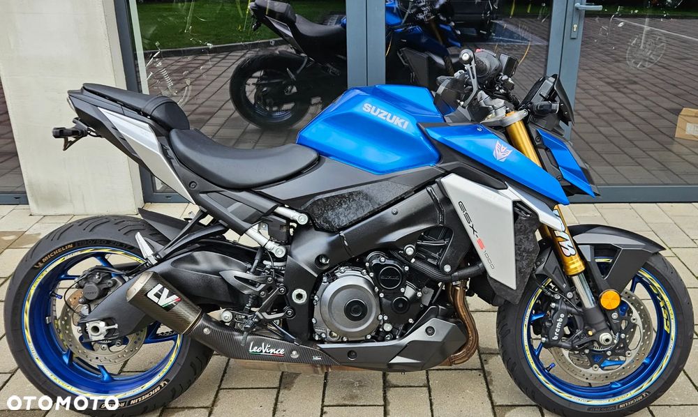 Suzuki GSX - 13