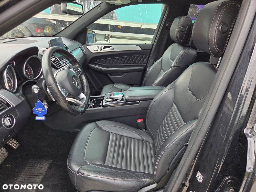 Mercedes-Benz GLE 350 d 4Matic 9G-TRONIC AMG Line - 11