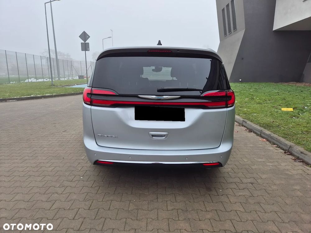 Chrysler Pacifica - 8